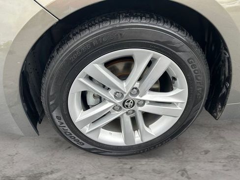 Certified 2019 Toyota Corolla SE FWD image 9