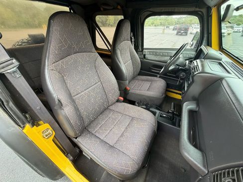 Used 2002 Jeep Wrangler X AWD/4WD image 70