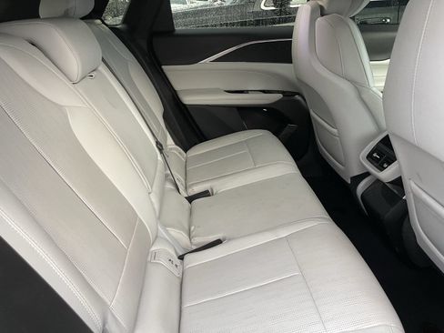 Used 2024 Cadillac Lyriq Sport RWD image 9