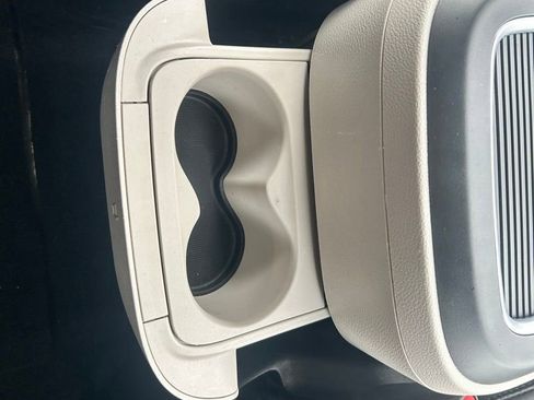 Used 2023 Chrysler Pacifica Touring-L image 30