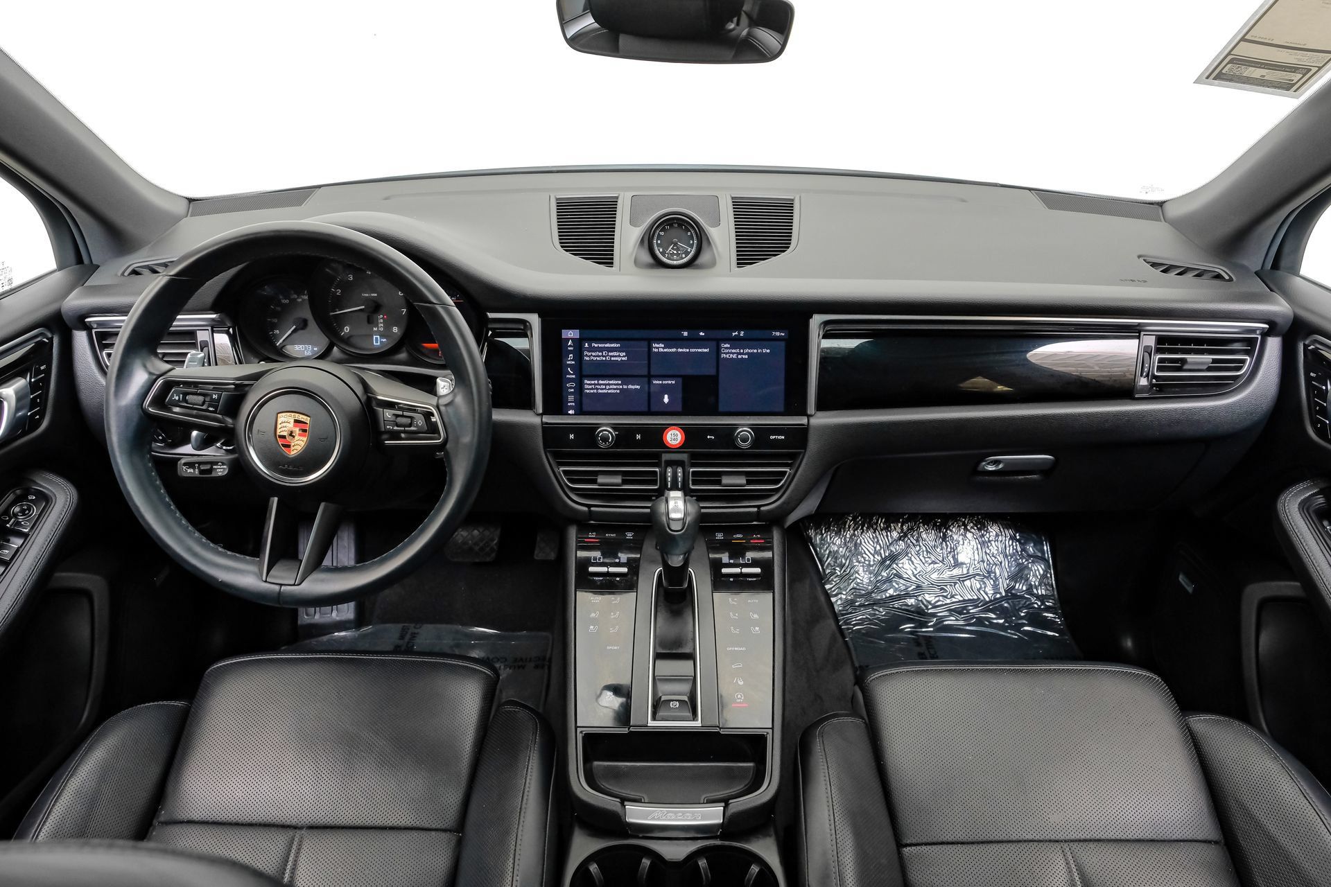 Used 2024 Porsche Macan w/ Premium Plus Package AWD/4WD image 19