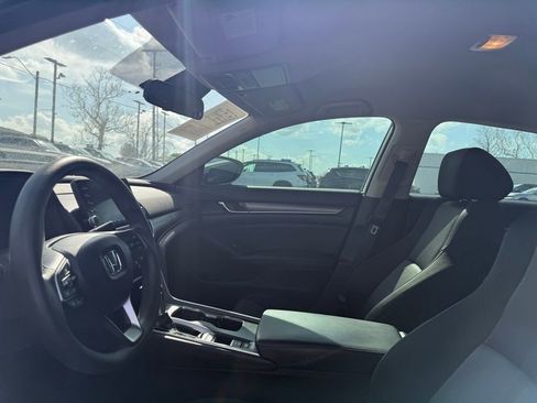 Used 2018 Honda Accord LX image 9