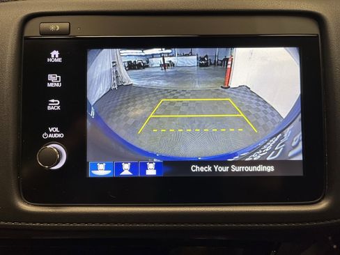 Used 2020 Honda HR-V Touring image 8
