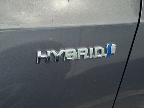 Used 2015 Toyota Prius V Four FWD image 5