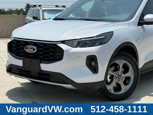 Used 2025 Ford Escape ST-Line Select AWD/4WD image 2
