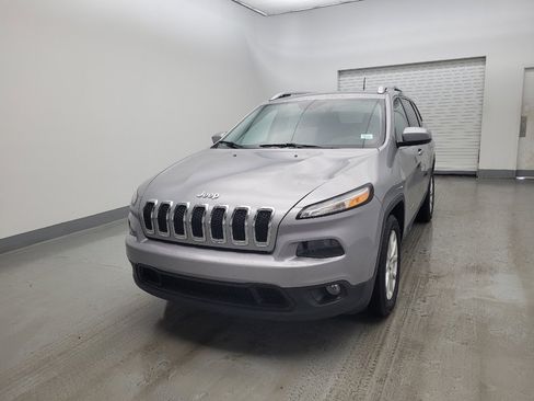 Used 2017 Jeep Cherokee Latitude FWD image 15