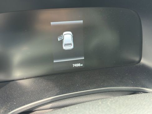 Used 2025 Kia Soul LX FWD image 3
