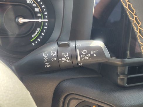 Used 2024 Jeep Wrangler Unlimited w/ Convenience Group AWD/4WD image 21