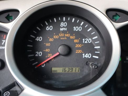 Used 2005 Toyota Highlander 2WD V6 w/ 3rd Row image 43
