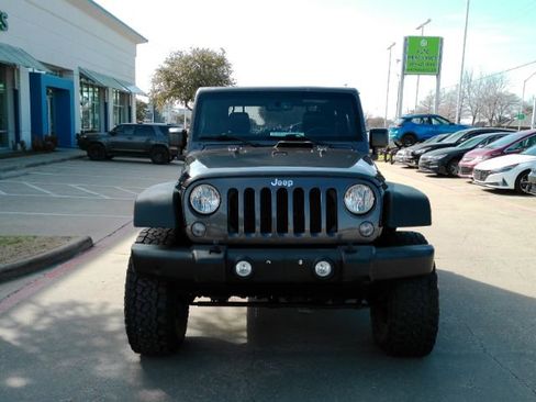 Used 2016 Jeep Wrangler Rubicon w/ Power Convenience Group image 2