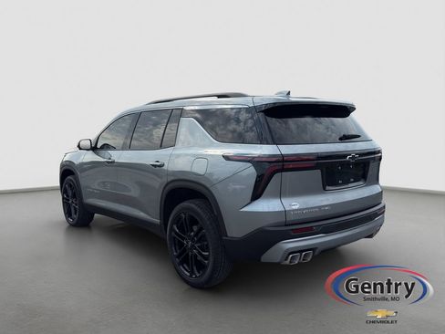 Used 2026 Chevrolet Traverse LT w/ Driver Confidence Package AWD/4WD image 4
