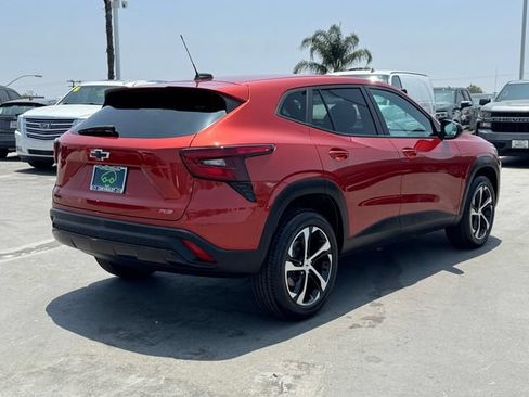 Certified 2024 Chevrolet Trax RS w/ Driver Confidence Package FWD image 5