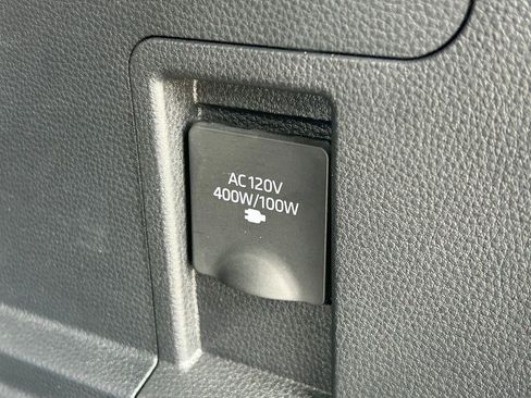 Used 2025 Toyota Sequoia Capstone AWD/4WD image 15