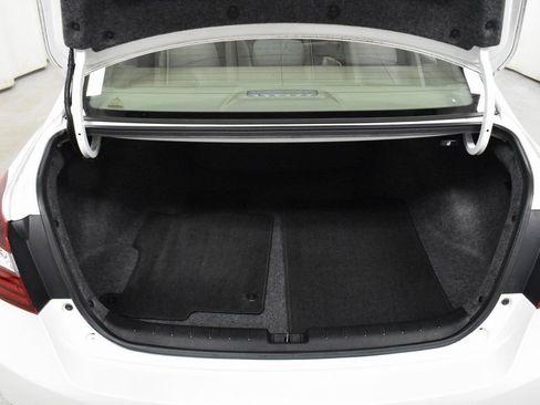 Used 2017 Honda Accord LX image 11