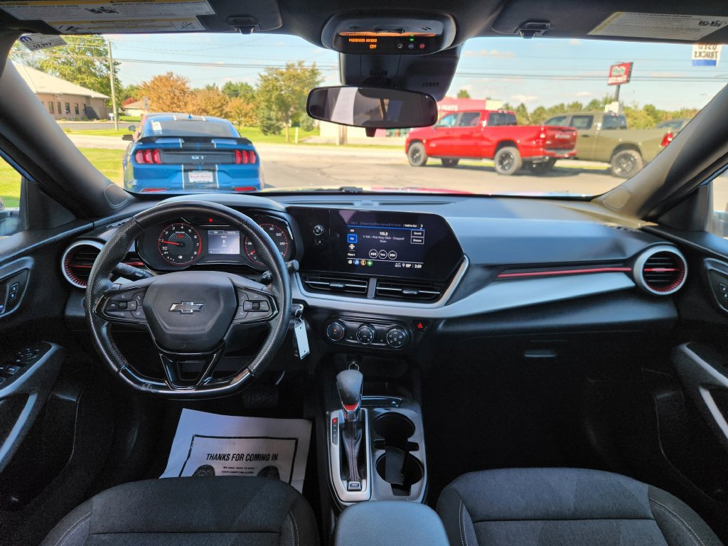 Used 2024 Chevrolet Trax RS w/ Driver Confidence Package FWD image 18
