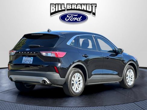 Used 2022 Ford Escape SE FWD image 3
