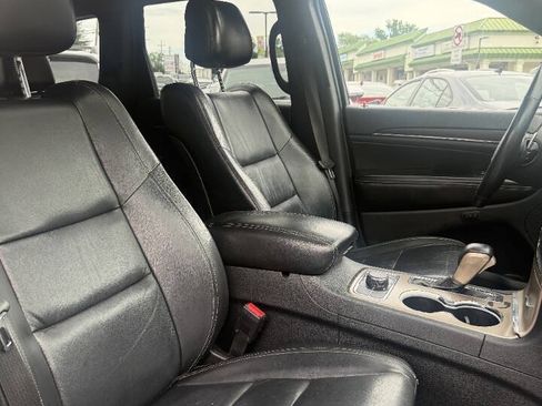 Used 2016 Jeep Grand Cherokee Limited AWD/4WD image 14