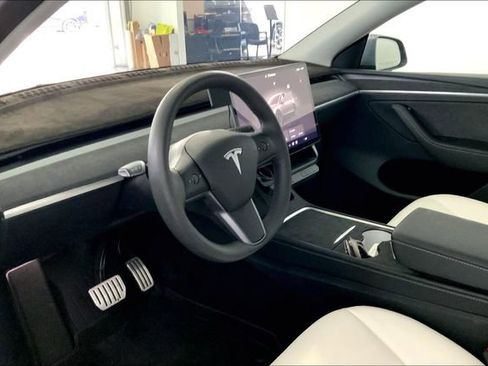 Used 2025 Tesla Model Y Performance AWD/4WD image 7