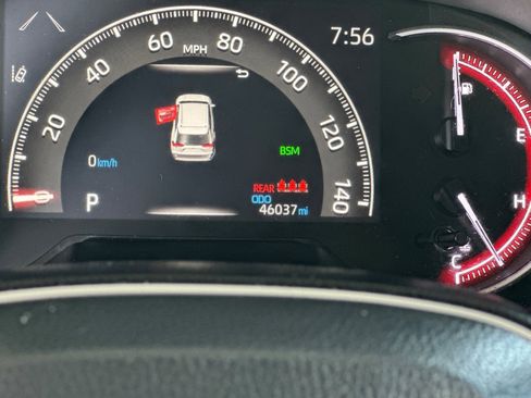 Used 2023 Toyota RAV4 XLE Premium image 28