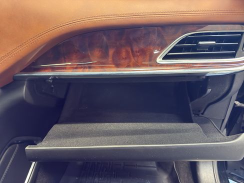 Used 2018 Lincoln Continental Black Label AWD/4WD image 24