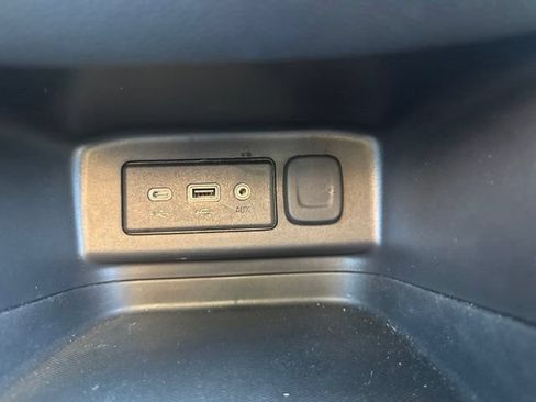 Used 2024 Chevrolet Equinox LT w/ LPO, Floor Liner Package FWD image 18