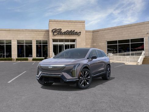 New 2025 Cadillac Optiq Luxury 2 w/ LPO, Floor Liner Package AWD/4WD image 8