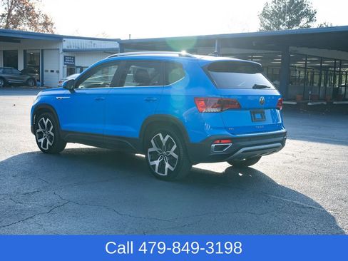 Used 2022 Volkswagen Taos SEL image 4