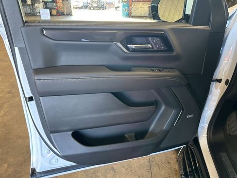 New 2026 GMC Yukon Elevation image 9