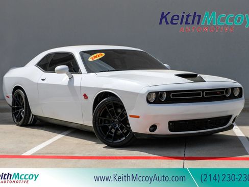 Used 2022 Dodge Challenger R/T image 1