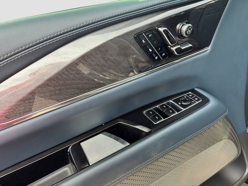 Used 2025 Cadillac Escalade IQ Sport 2 AWD/4WD image 17