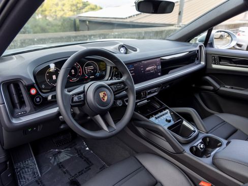 New 2026 Porsche Cayenne Coupe image 4