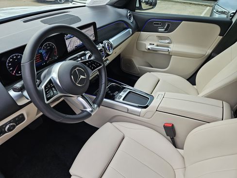 Used 2025 Mercedes-Benz GLB 250 image 14