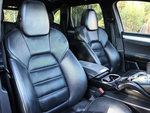 Used 2016 Porsche Cayenne GTS AWD/4WD image 24