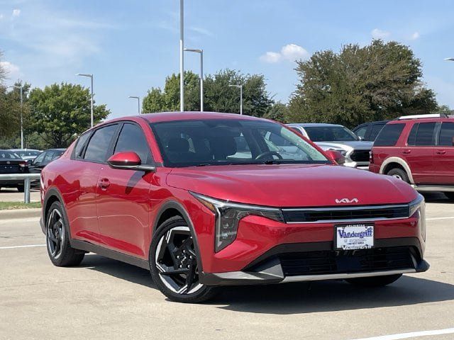 Used 2025 Kia K4 EX FWD image 2