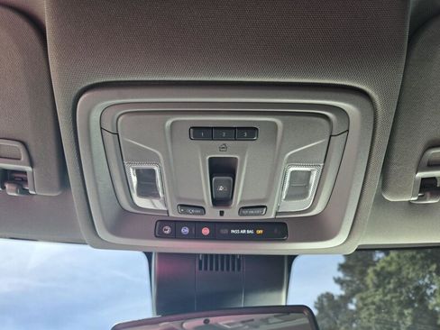 Used 2023 GMC Sierra 1500 SLT w/ SLT Premium Plus Package AWD/4WD image 19