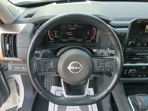 Used 2022 Nissan Pathfinder Platinum w/ Cargo Package FWD image 13