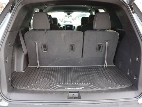 Used 2023 Chevrolet Traverse LT image 35