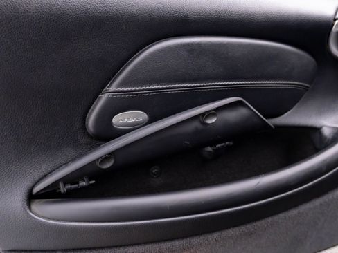 Used 2000 Porsche Boxster RWD image 15