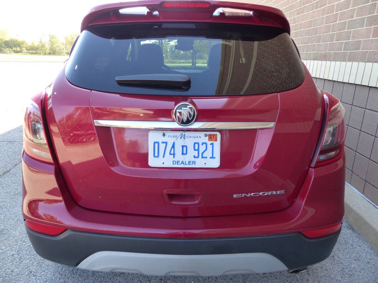 Used 2019 Buick Encore Sport Touring w/ Safety Package FWD image 9