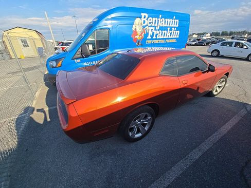 Used 2021 Dodge Challenger SXT RWD image 4
