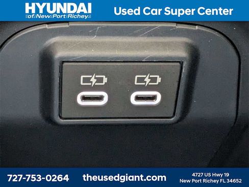 Used 2025 Toyota RAV4 XLE image 30