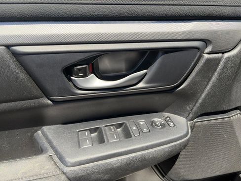 Used 2019 Honda CR-V LX image 13