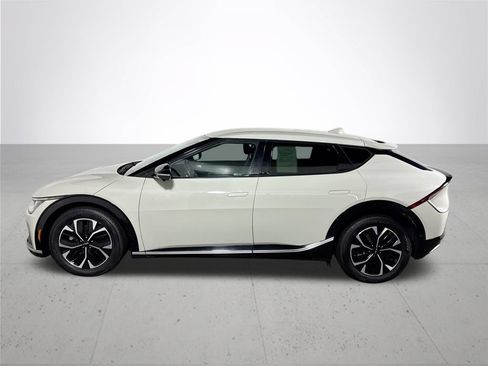 Used 2022 Kia EV6 Wind w/ Wind Technology Package AWD/4WD image 9