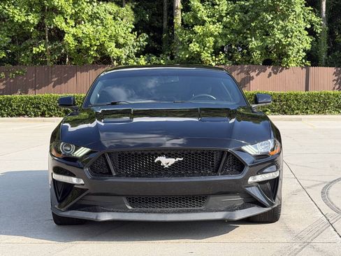 Used 2019 Ford Mustang GT RWD image 2