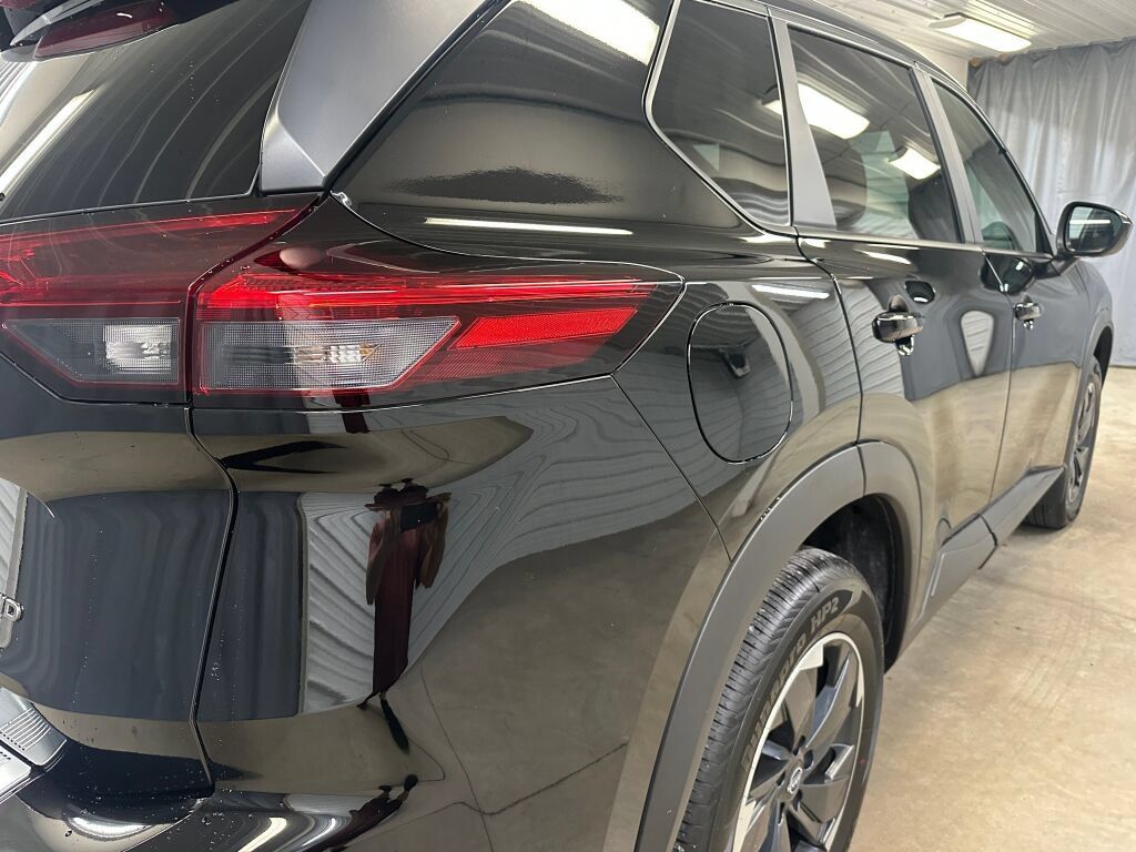 Used 2026 Nissan Rogue SV AWD/4WD image 27