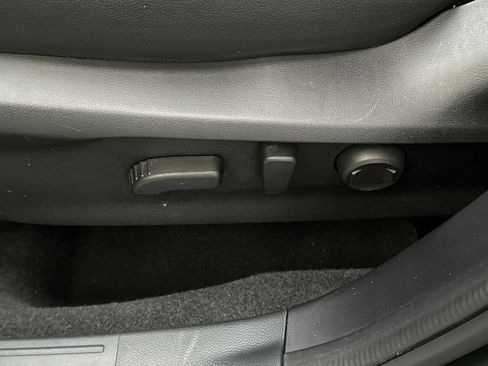 Used 2023 Subaru Forester Premium AWD/4WD image 19