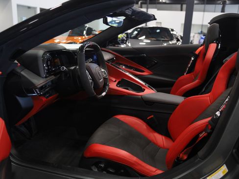 Used 2024 Chevrolet Corvette Z06 RWD image 18