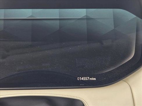 Used 2023 Land Rover Range Rover SE image 11