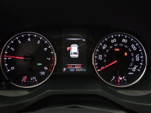 Used 2019 Toyota RAV4 XLE Premium w/ Cold Weather Package AWD/4WD image 29