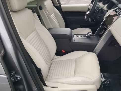 Used 2025 Land Rover Discovery S AWD/4WD image 22